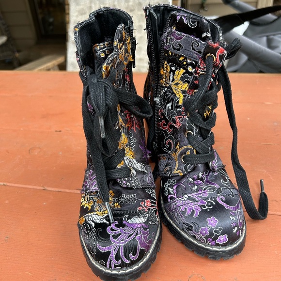Diba floral ankle boots 3” combat boots buckle zipper sides. Black multi Color - Picture 2 of 7